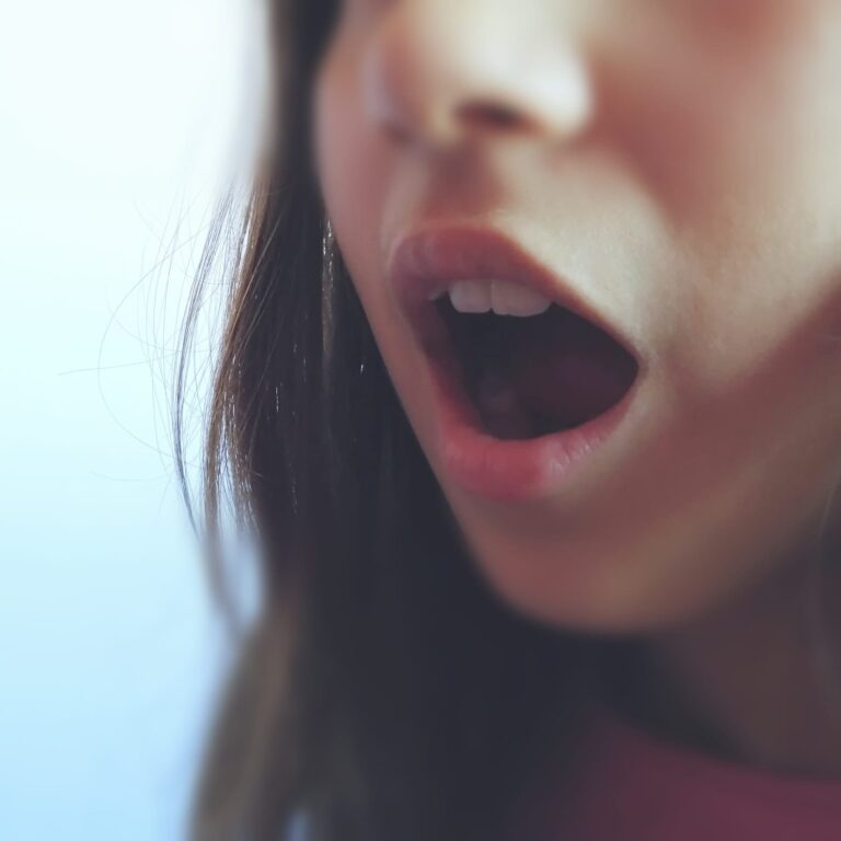 Niña logopedia Lexia